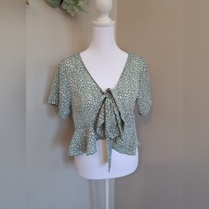TIE Front Light Green Pattern Top Size M